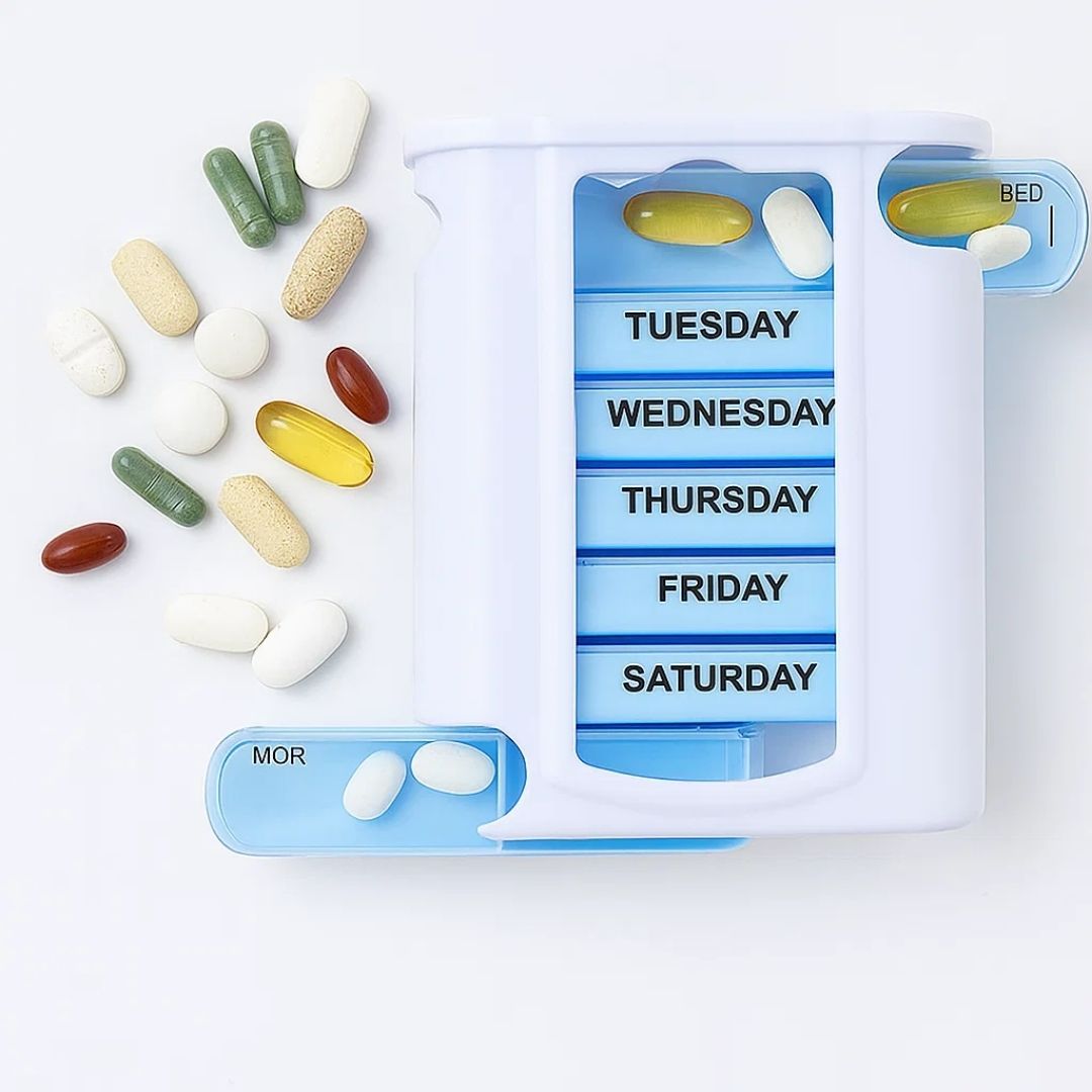 SureDose | 7-Day Pill Organizer Box – Clearly Labelled Compartments – Compact Lightweight Design – Daily Medication Use